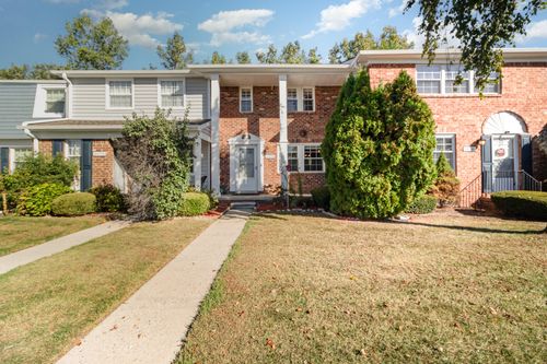 24750 Olde Orchard St, Novi, MI, 48375-2980 | Card Image