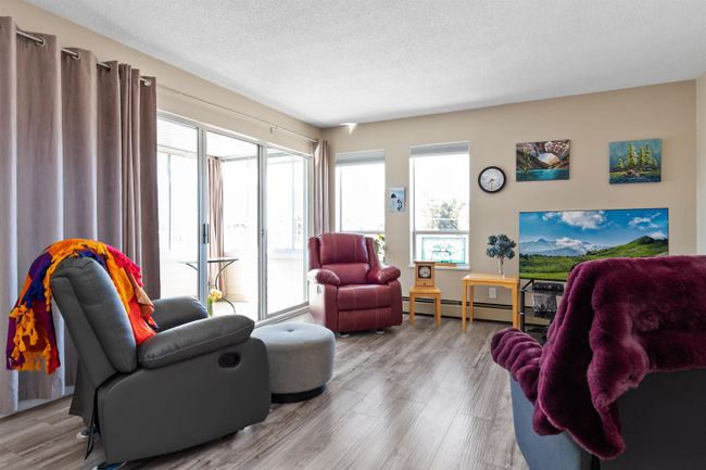 308 - 8725 Elm Drive, Condo with 2 bedrooms, 2 bathrooms and 1 parking in Chilliwack BC | Image 5
