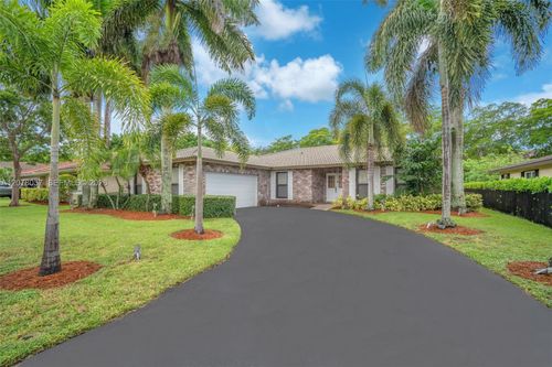 2426 Nw 118th Ter, Coral Springs, FL, 33065-3370 | Card Image