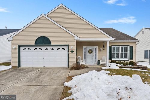 3 Covered Bridge Ln, Columbus, NJ, 08022-1043 | Card Image