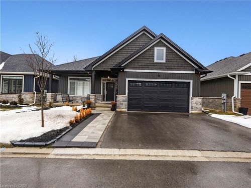 11-68 Cedar St, Paris, ON, N3L0L4 | Card Image