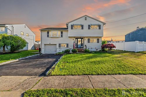 17 Sunnyside Dr, Carteret, NJ, 07008-1810 | Card Image