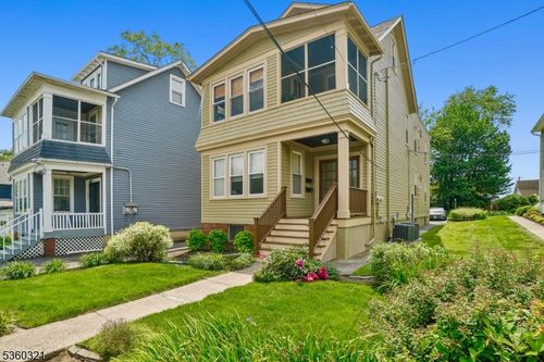 27 Field Rd, Maplewood, NJ, 07040-3301 | Card Image