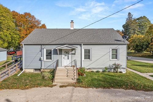 2 N Van Buren St, Newark, IL, 60541-3140 | Card Image