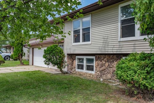 7020 Peartree Lane, Fort Wayne, IN, 46825-3741 | Card Image