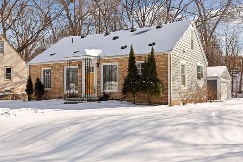 3525 30th Ave N, Robbinsdale, MN, 55422-3770 | Card Image