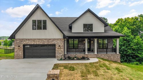 105 Mistletoeberry Rd, Oak Ridge, TN, 37830-3035 | Card Image