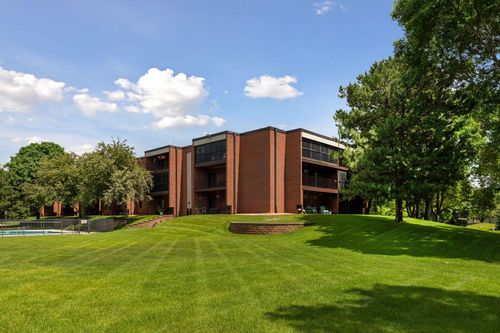 219-1800 Riverwood Dr, Burnsville, MN, 55337-1358 | Card Image