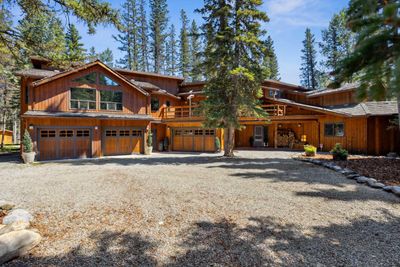 16 Yoho Tinda Rd, House detached with 4 bedrooms, 4 bathrooms and 12 parking in Bragg Creek AB | Image 1