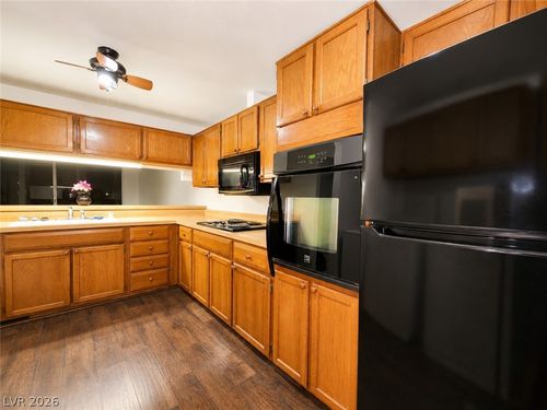 323-750 S Royal Crest Cir, Las Vegas, NV, 89169-8319 | Card Image
