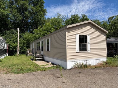 31-2606 Lincoln Way Nw, Massillon, OH, 44647-5281 | Card Image