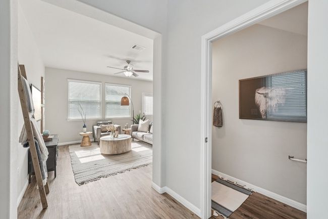 528 Twisted Oaks Ln, House other with 3 bedrooms, 3 bathrooms and null parking in Buda TX | Image 5