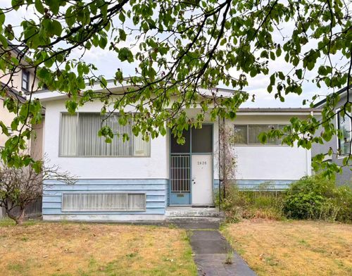 2635 Bobolink Avenue, Vancouver, BC, V5S2G1 | Card Image