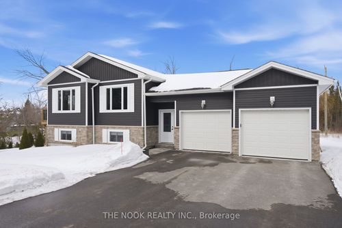 1040 Yankee Line, Ennismore, ON, K0L1T0 | Card Image