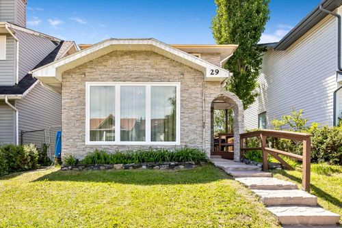 29 Woodglen Crescent Sw, Calgary, AB, T2W4L7 | Card Image