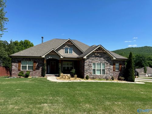 211 Blackoak Dr Ne, Huntsville, AL, 35811-6505 | Card Image