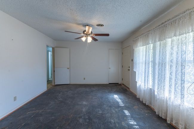 Formal Living Room | Image 9