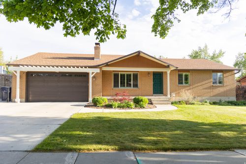 218 E Golden Willow Cir, Sandy, UT, 84070-4217 | Card Image