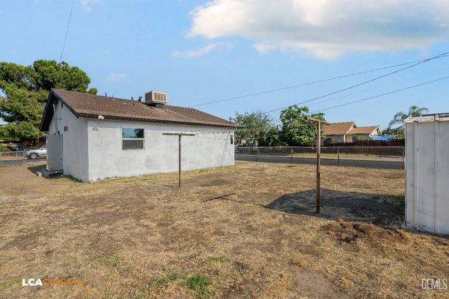145 Kincaid St, House other with 2 bedrooms, 1 bathrooms and null parking in Bakersfield CA | Image 18