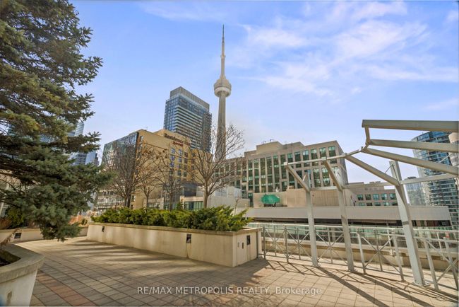 623 - 270 Wellington St W, Condo with 2 bedrooms, 1 bathrooms and null parking in Toronto ON | Image 26