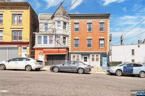 61 Victoria Ave, Newark, NJ, 07104-1040 | Card Image