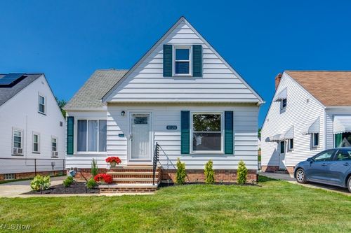 8320 Kenton Ave, Parma, OH, 44129-4328 | Card Image