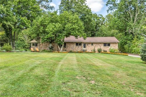 6925 Ravine Dr, Gates Mills, OH, 44040-9608 | Card Image