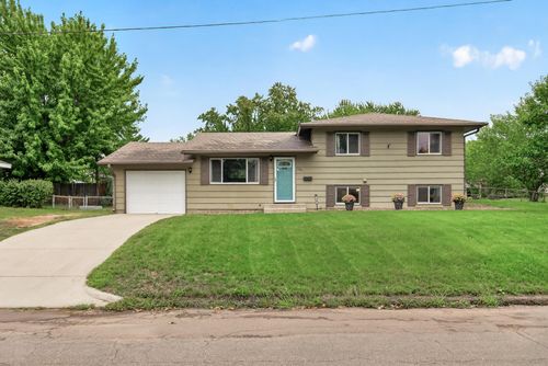 1261 Gary Dr, Saint Paul Park, MN, 55071-1242 | Card Image