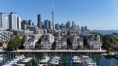 228 - 30 Stadium Rd, Condo with 2 bedrooms, 3 bathrooms and 1 parking in Toronto ON | Image 1