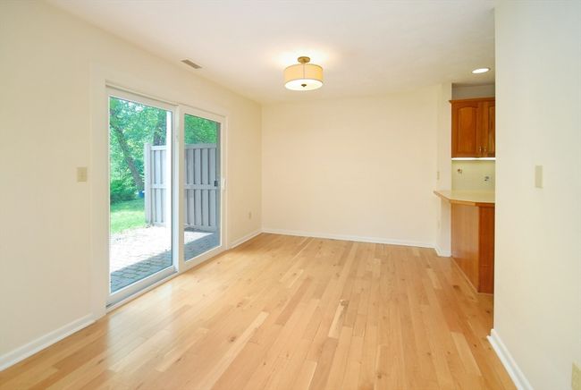 UNIT-3 - 19 Concord Greene, Condo with 2 bedrooms, 2 bathrooms and 1 parking in Concord MA | Image 8