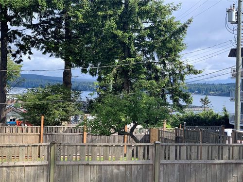 901 Dogwood St, Campbell River, BC, V9W2Z2 | Card Image