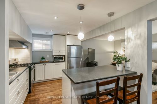 lower-18 Jacob Dr, Whitby, ON, L1P1B1 | Card Image