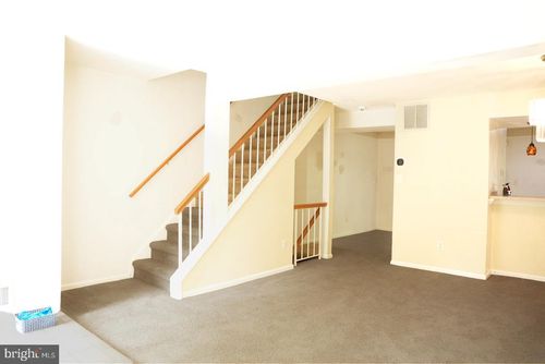 7691 Northern Oaks Ct, SPRINGFIELD, VA, 22153-3565 | Card Image