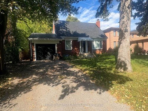 18 Woodward Ave, Thornhill, ON, L3T1E4 | Card Image