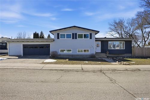 163 Lloyd Crescent, Regina, SK, S4R6B9 | Card Image