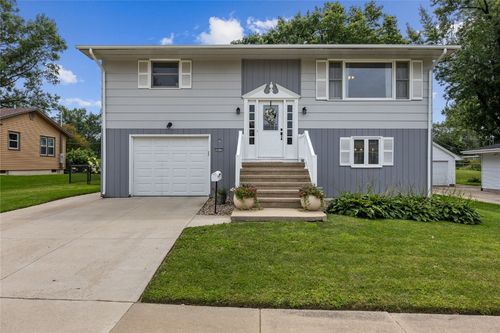 2875 23rd Ave, Marion, IA, 52302-1604 | Card Image