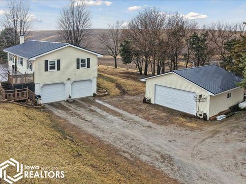 2811 Zeller Ave, Marshalltown, IA, 50158-9074 | Card Image