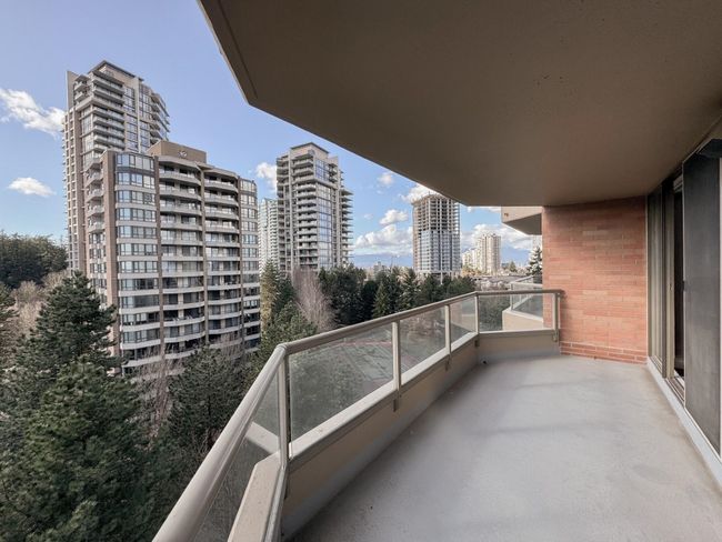 901 - 4350 Beresford Street, Condo with 2 bedrooms, 2 bathrooms and 1 parking in Burnaby BC | Image 23
