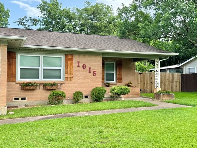 1015 W Sycamore St, House other with 3 bedrooms, 2 bathrooms and null parking in Sherman TX | Image 4