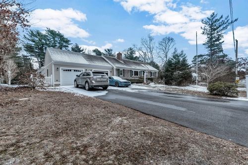 426 Mariner Cir, Cotuit, MA, 02635-2626 | Card Image