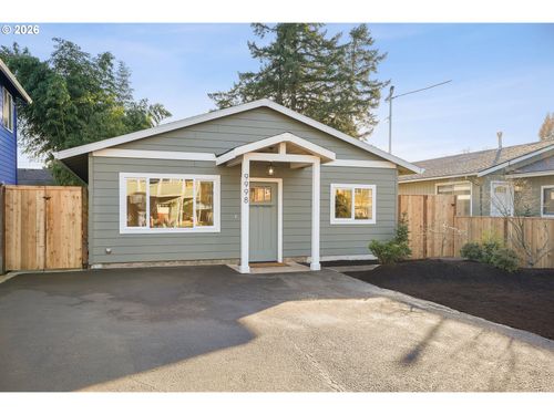 9998 Se Amherst St, Clackamas, OR, 97015-9167 | Card Image