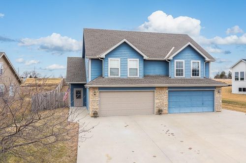 16706 Sheehan Road, Basehor, KS, 66007 | Card Image