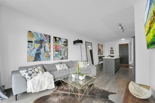1414-105 The Queensway, Toronto, ON, M6S5B5 | Card Image