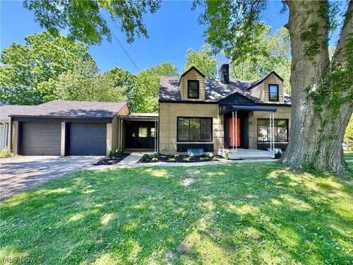 3642 Cascade Dr, Youngstown, OH, 44511-3051 | Card Image