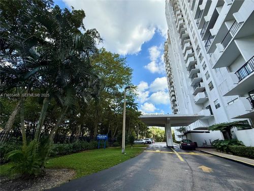 514-2780 Ne 183rd St, Aventura, FL, 33160-2109 | Card Image