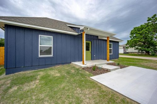 201 S 11th St, Perry, OK, 73077-7211 | Card Image