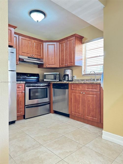 306-1300 Moffett St, Hallandale Beach, FL, 33009-2719 | Card Image