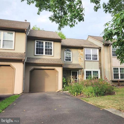 15 Laurel Cir, NEWTOWN, PA, 18940-3221 | Card Image