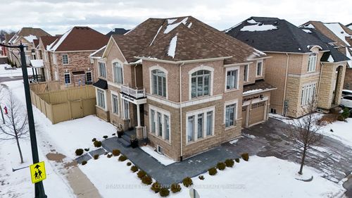 29 Ladbrook Cres, Brampton, ON, L6X5H7 | Card Image