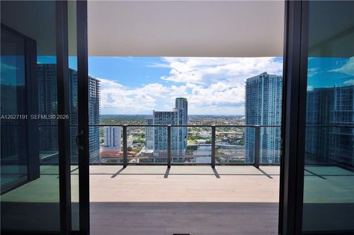 2812-68 Se 6th St, MIAMI, FL, 33131-3190 | Card Image